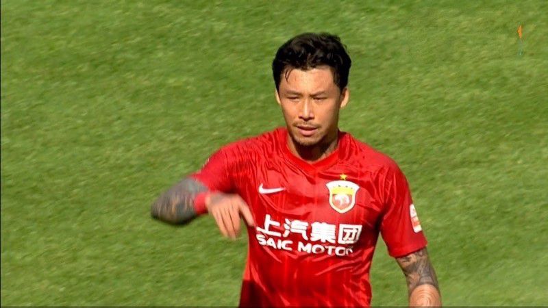 金陵虽然有不少人知道他叶大师的名头，但那些人基本上都是他的自己人